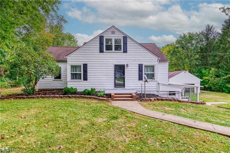 1661 EWART DR, Akron, OH 44306 Single Family Residence For Sale  MLS# 4496194