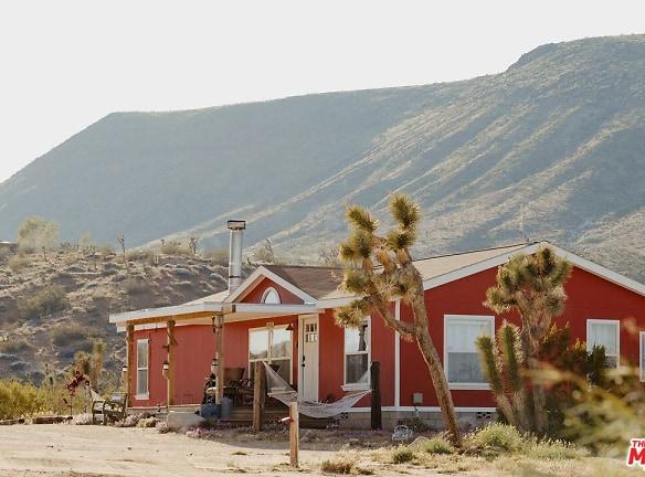 55616 Pipes Canyon Rd - Yucca Valley, CA 92284 - Home For Rent