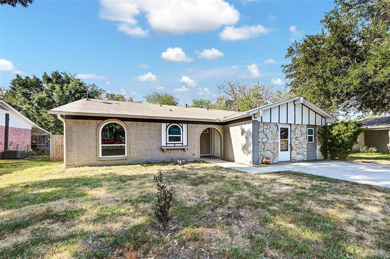 6008 Lindy Ln, Watauga, TX 76148 for Sale
