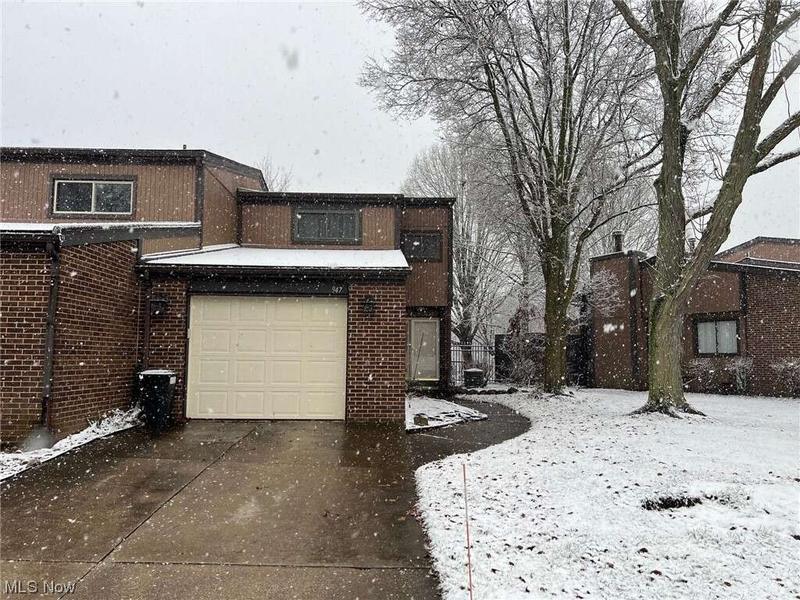 947 Morningstar Drive, Akron, OH 44307  615068191 for Sale