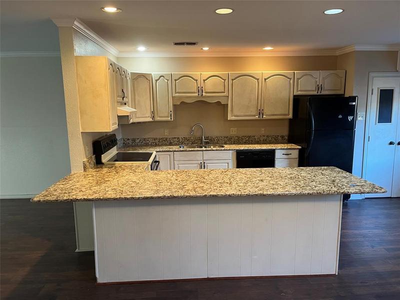 953 Roaring Springs Rd, Fort Worth, TX 76114 for Sale