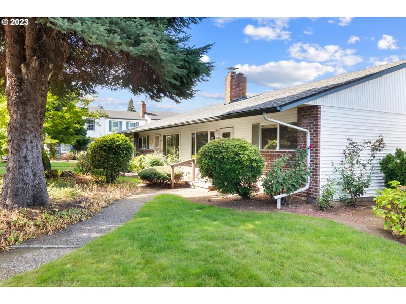 1031 NE 90TH AVE C, Portland OR 97220 for Sale