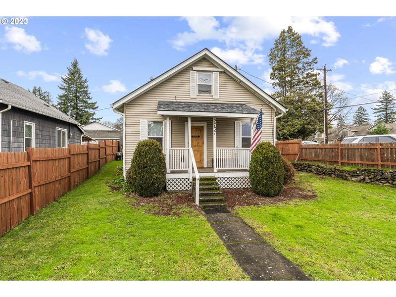 2737 E ST, Washougal WA 98671 for Sale