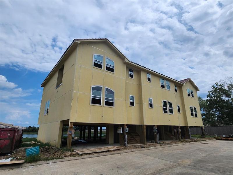 45 Armand Shore Dr, Houston, TX 77058 for Sale