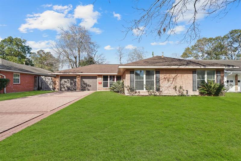 5926 Jason St, Houston, TX 77074 for Sale