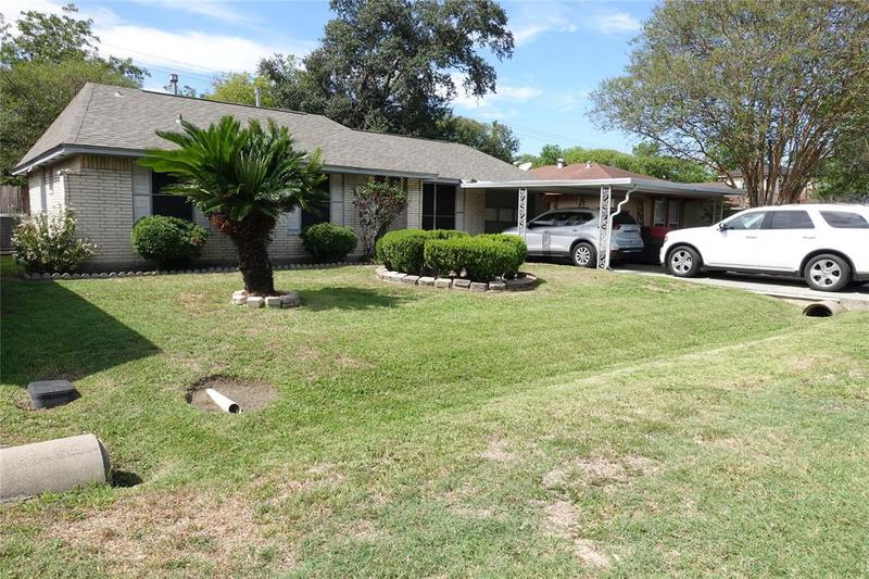 8731 Rockcliff Dr, Houston, TX 77037 for Sale