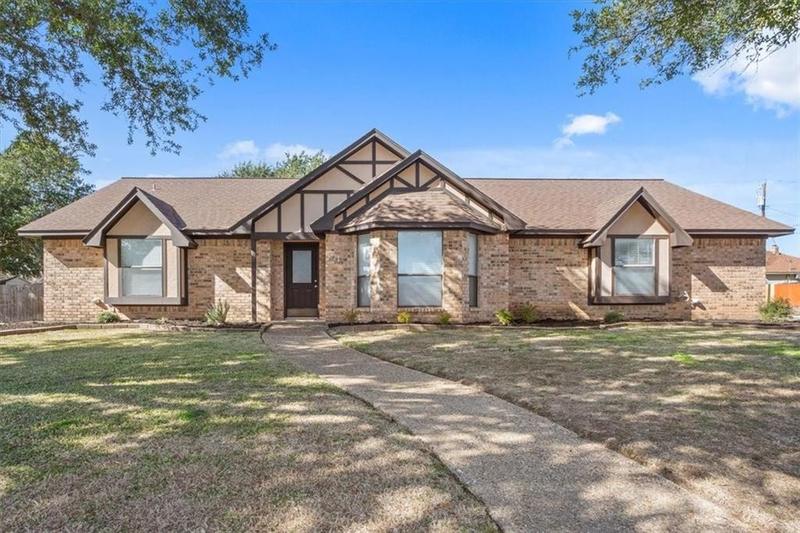 1201 Radisson Drive, Hewitt, TX 76643 for Sale