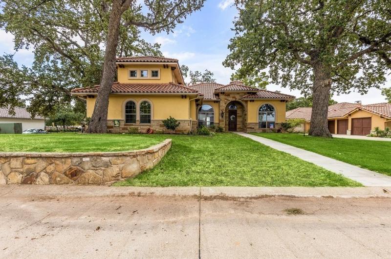 1012 Catalina Bay Blvd, Granbury, TX 76048 - MLS 20434587 for Sale