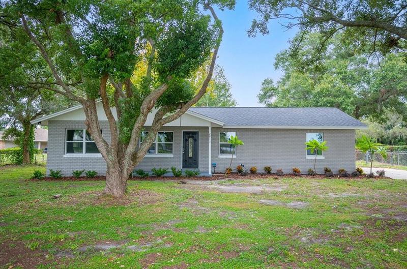 2813 Berkley Rd, Auburndale, FL 33823 - MLS L4939045 for Sale