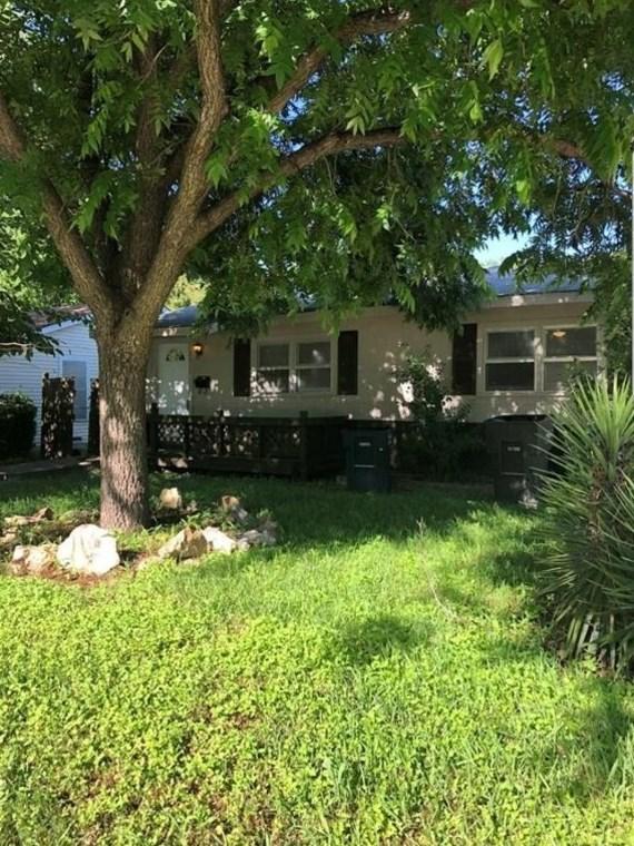 2717 Townsend Dr, Fort Worth, TX 76110 - MLS 20411012 for Sale
