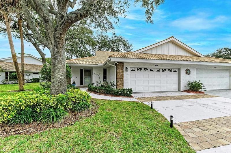 5801 Garden Lakes Dr, Bradenton, FL 34203 - MLS A4596287 for Sale