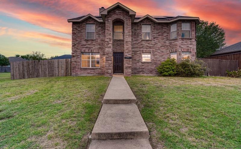 101 Hollow Tree Dr, Red Oak, TX 75154 - MLS 20452705 for Sale