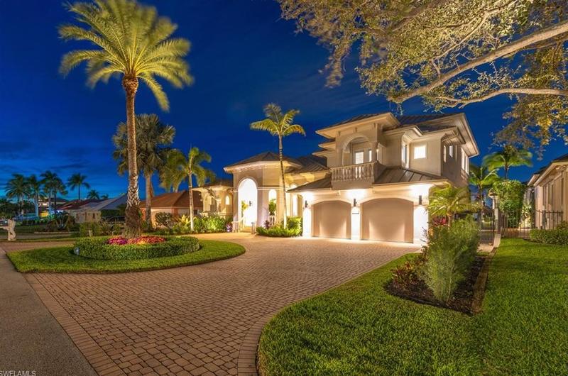 447 Egret Ave, Naples, FL 34108 - MLS 223090284 for Sale