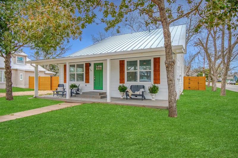 459 S Madison St, La Grange, TX 78945 for Sale