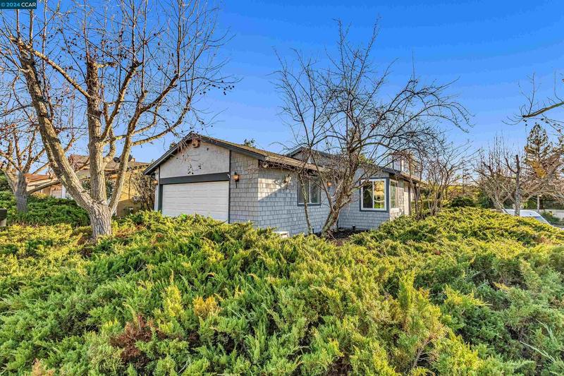 4570 Wildcat Ln, Concord, CA 94521  MLS# 41047558 for Sale