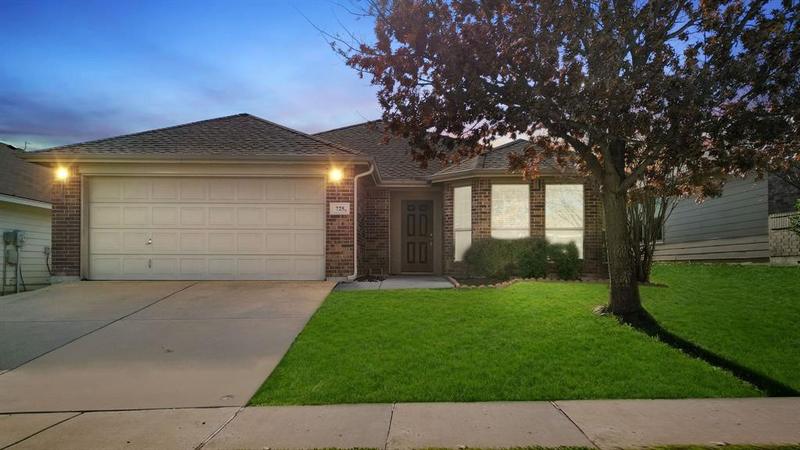 725 Poncho Ln, Fort Worth, TX 76052 for Sale