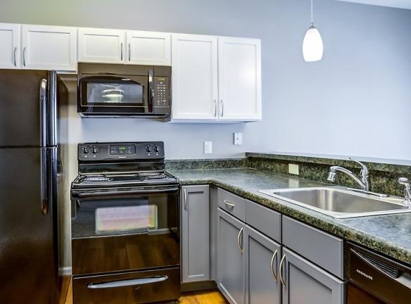 The Social At Stadium Walk Apartments - 914 W Lake St - Fort Collins, CO Apartments for Rent
