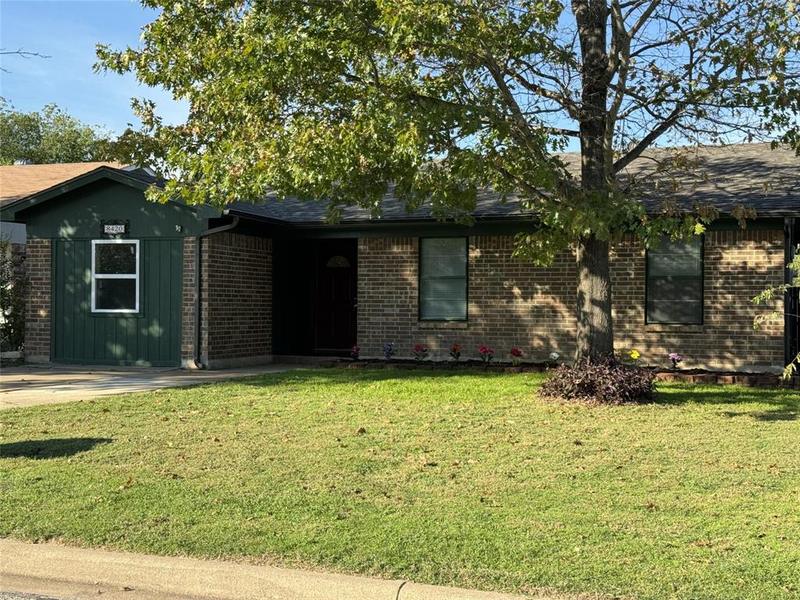 8420 Raymond Ave, White Settlement, TX 76108  MLS# 20480177 for Sale