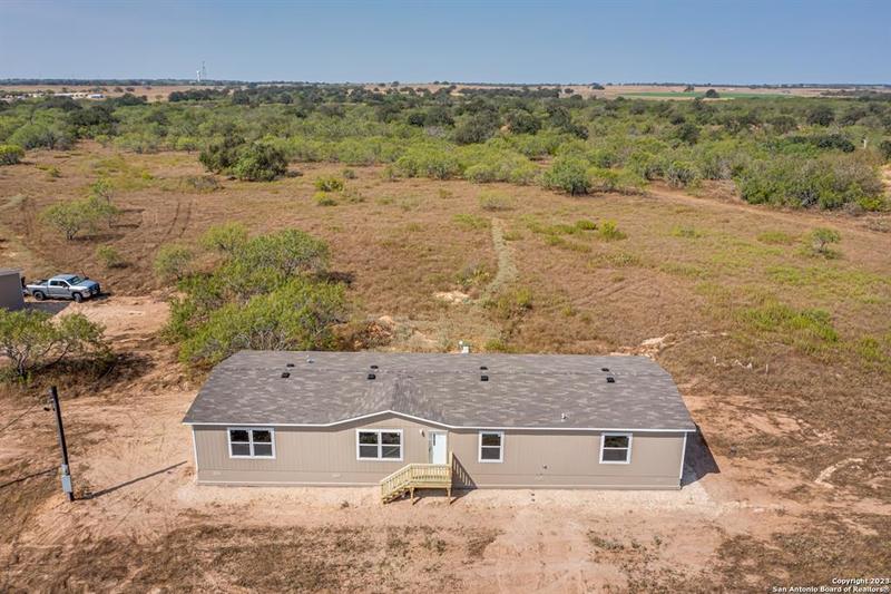 277 Cr 306, Floresville, TX 78114 for Rent