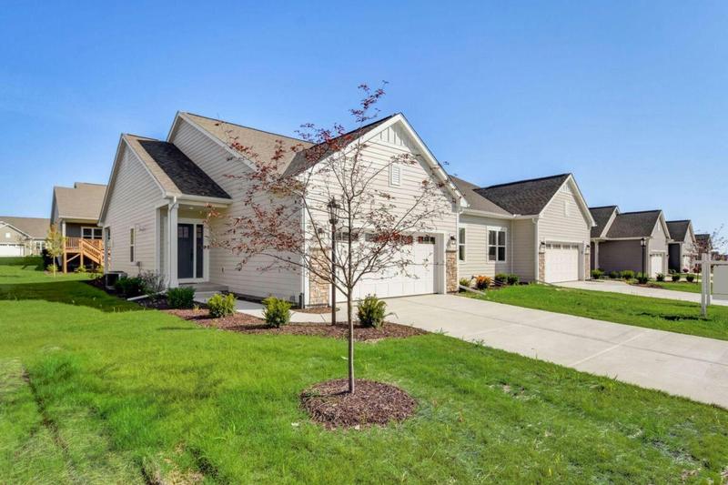 7880 W PARK CIRCLE WAY S, Franklin, WI 53132 Condominium For Sale  MLS# 1861117