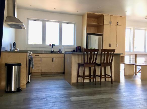 519 S Jackson St unit 2D - Moscow, ID 83843 - Home For Rent