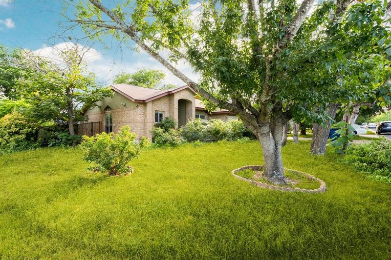 5611 Meadow Crst, Austin, TX 78744 for Sale