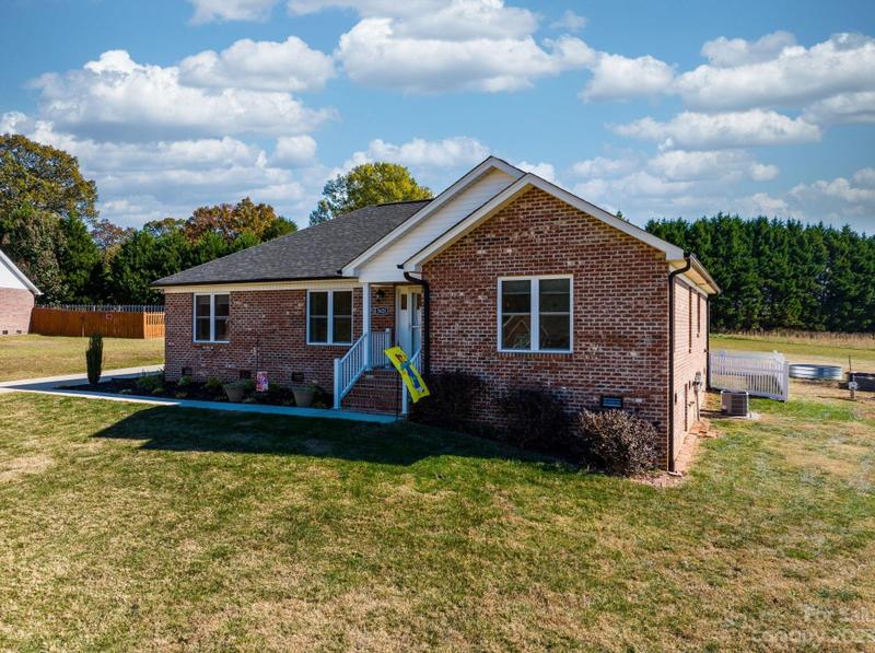 3421 Sweetgum Ln, Lincolnton, NC 28092 - MLS 4085261 for Sale