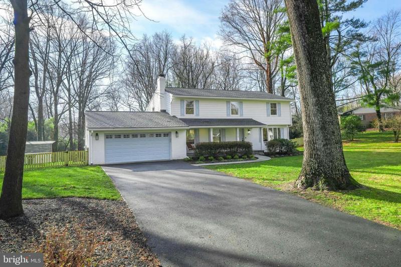 2039 CARRHILL RD, VIENNA, VA 22181 Single Family Residence For Sale  MLS# VAFX2159724