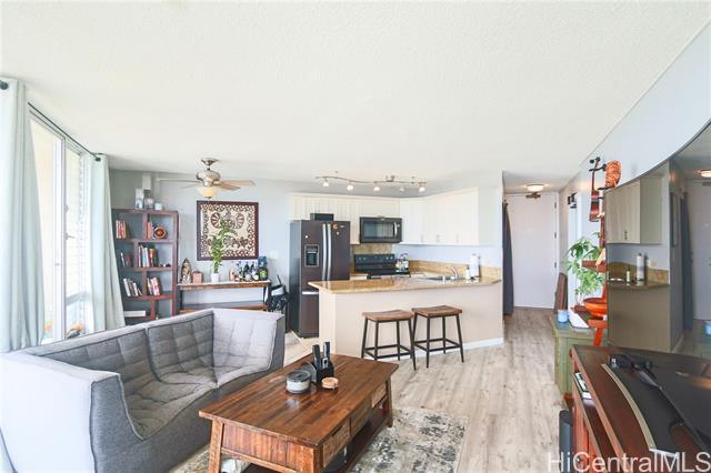 98-099 Uao Place 2207, Aiea HI 96701 for Sale