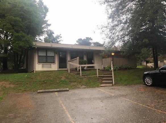 Andover Court Apartments - 1095 Beech St - Mount Vernon, OH Apartments for Rent
