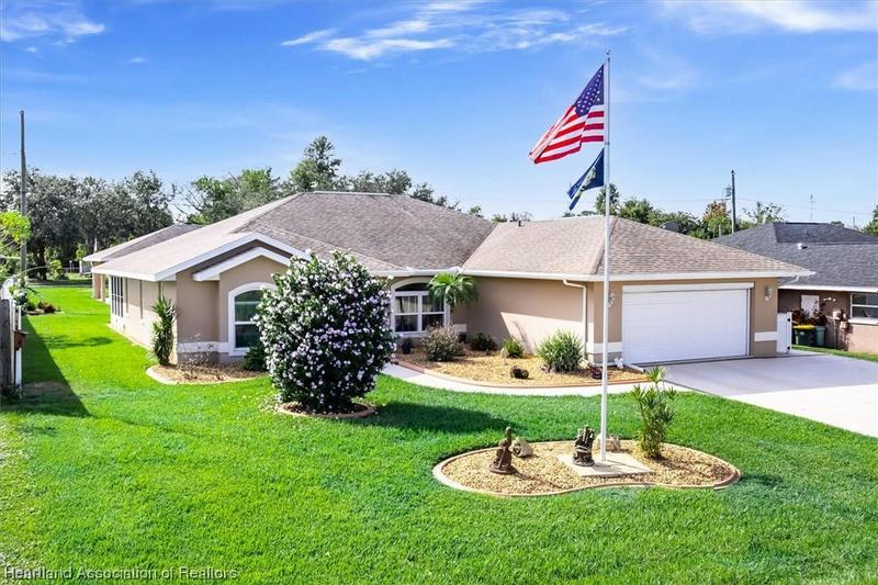 240 TANGERINE RD, Lake Placid, FL 33852 Single Family Residence For Sale  MLS# 300169