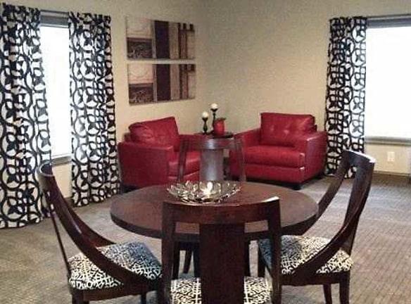 Highland Hills Apartments - 20 N Hill Pkwy - Jackson, MS Apartments for Rent