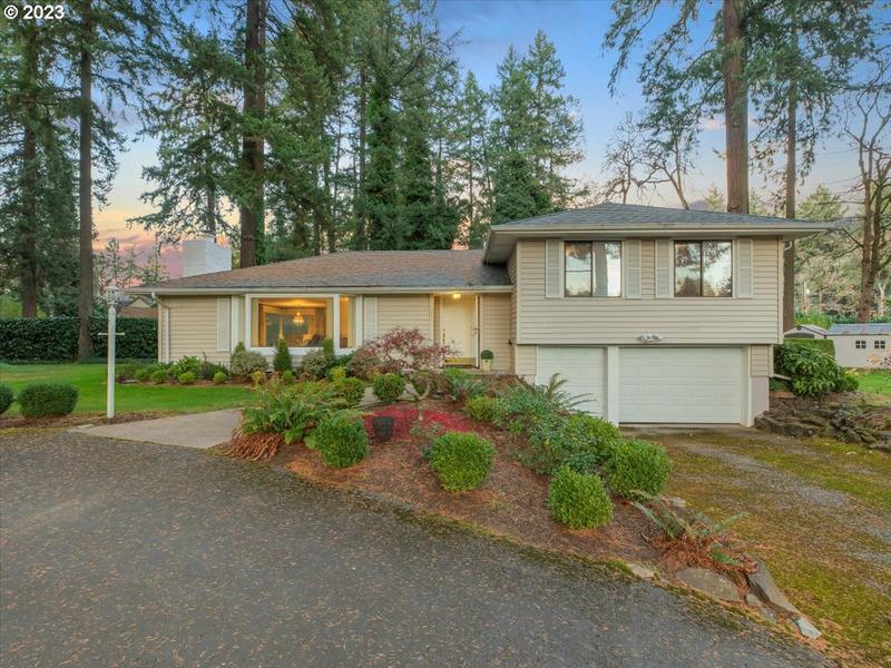 807 SE RIVER FOREST CT, Milwaukie OR 97267 for Sale