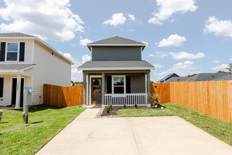 16849 N Marie Village Dr, Conroe, TX 77306 for Sale