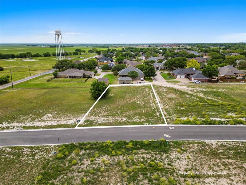 40 Pareya Cir, West, TX 76691 for Sale