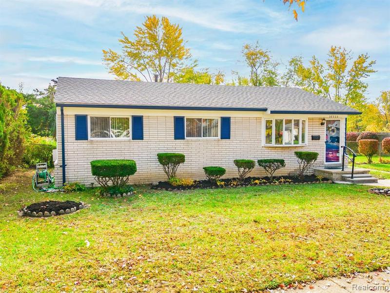 38323 Avondale St, Westland, MI 48186  MLS# 20230090336 for Sale