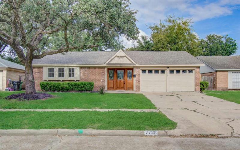 7726 BARBERTON DR, Houston, TX 77036 Single Family Residence For Sale  MLS# 58225326