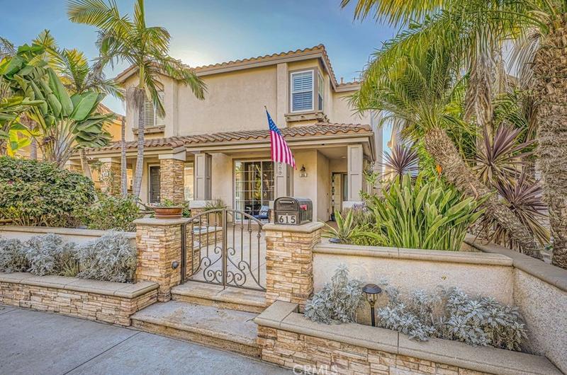 615 Lake St, Huntington Beach, CA 92648 - MLS OC23209598 for Sale