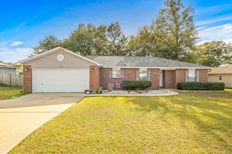 207 Lustan Dr, Crestview, FL 32536  MLS# 938882 for Sale