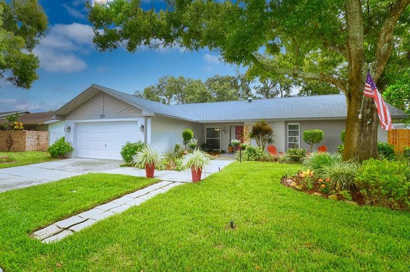 10833 97th St, Largo, FL 33773 - MLS U8215560 for Sale