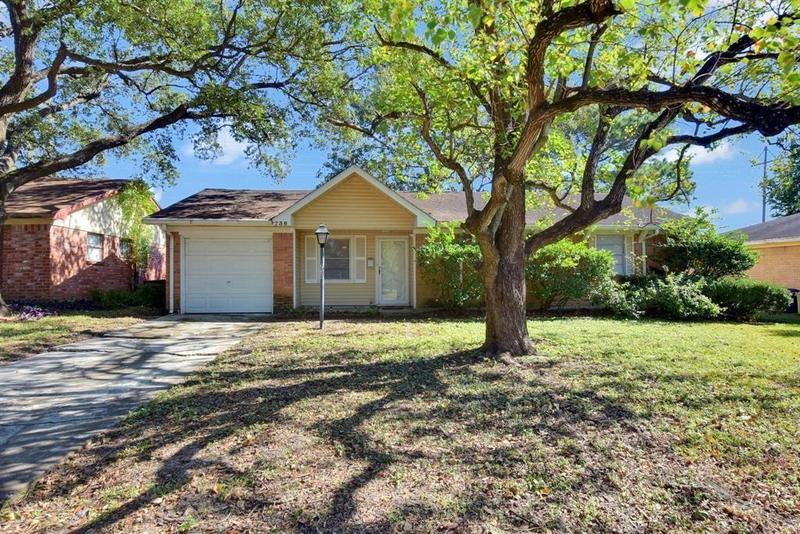 738 Brookview St, Houston, TX 77530 for Sale