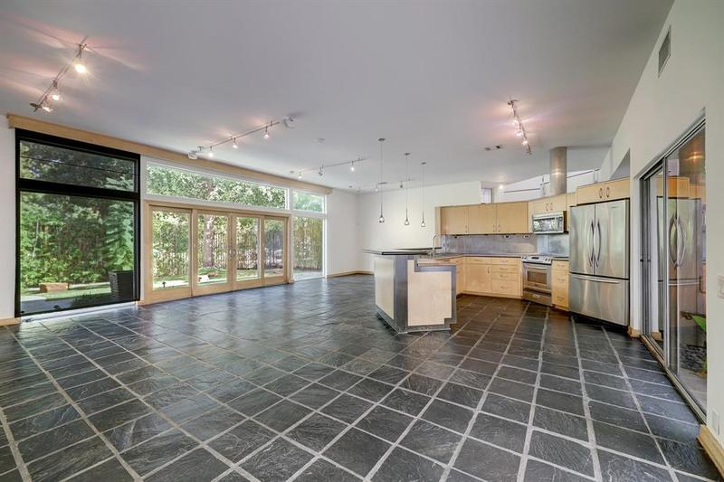 6303 Rodrigo St, Houston, TX 77007 for Rent