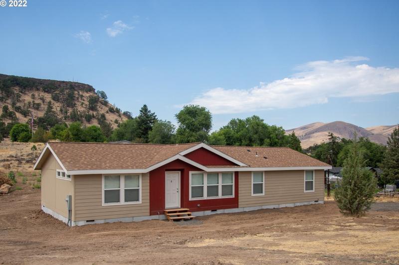 57580 Church Ave, Tygh Valley, OR 97063 - MLS 22405803 for Sale