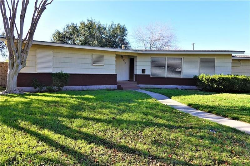 1211 Austin St, Portland, TX 78374 for Sale
