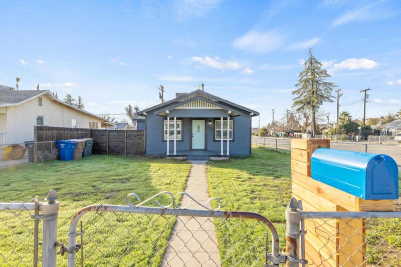447 DOUGLAS ST, Bakersfield, CA 93308 Single Family Residence For Sale  MLS# 227254