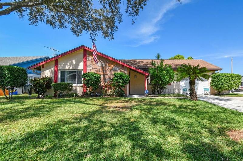 3305 Honeymoon Ln, Holiday, FL 34691 - MLS U8223878 for Sale