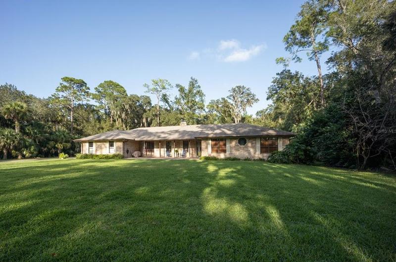 67 Village Dr, Ormond Beach, FL 32174 - MLS V4932585 for Sale