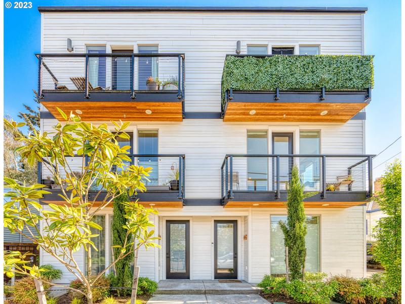 2050 N KILLINGSWORTH ST 8, Portland OR 97217 for Sale