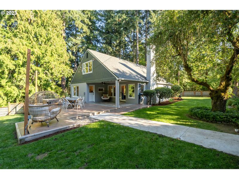 8000 SW 54TH AVE, Portland OR 97219 for Sale