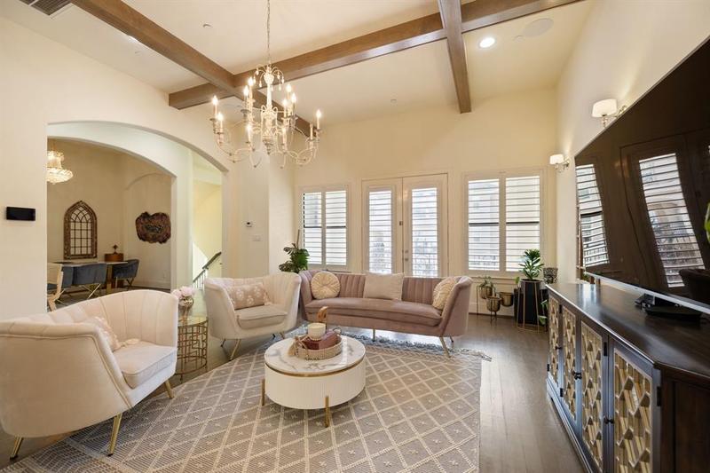 910 Snover St B, Houston, TX 77007 for Sale